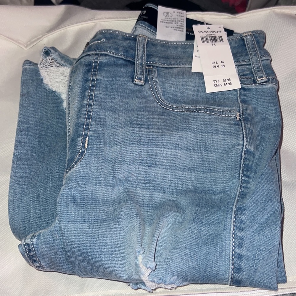 Hollister mid rise crop super skinny jeans- classic stretch- make an offer